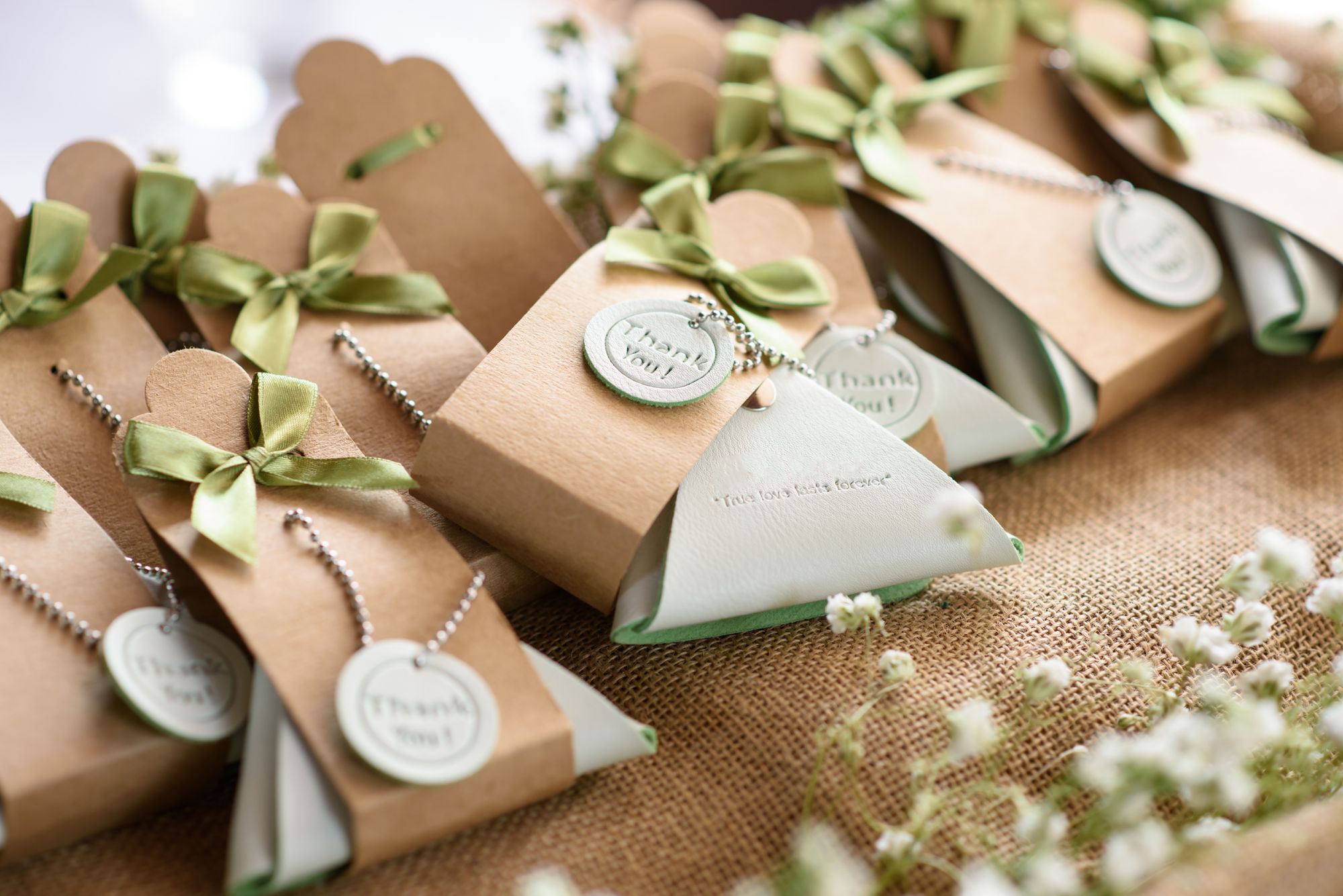Get the high-quality personalized wedding gifts you want